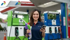 Ilustrasi Petugas di SPBU Pertamina. Pertamina Sesuaikan Harga Pertamax per 10 Juni 2026.