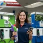 Ilustrasi Petugas di SPBU Pertamina. Pertamina Sesuaikan Harga Pertamax per 10 Juni 2026.