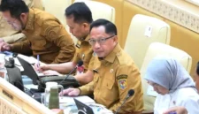 Menteri Dalam Negeri (Mendagri) Muhammad Tito Karnavian dalam Rapat Dengar Pendapat (RDP) dengan Komisi II DPR RI terkait permasalahan pegawai pemerintah dengan perjanjian kerja (PPPK) dan honorer di Ruang Rapat Komisi II DPR RI, Jakarta, Senin (8/6/2026). (Dok. Diskominfo Prov. Jambi)