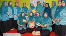 Ketua TP PKK Jambi Hesti Haris meresmikan Rumah Dilan di Air Panas Semurup.