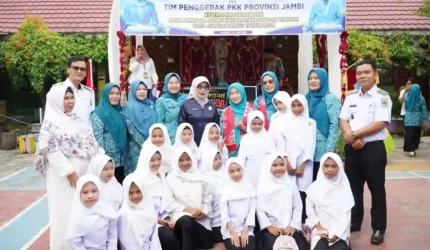Hesti Haris Apresiasi Semangat dan Kreativitas Ibu-Ibu Desa Pondok Agung