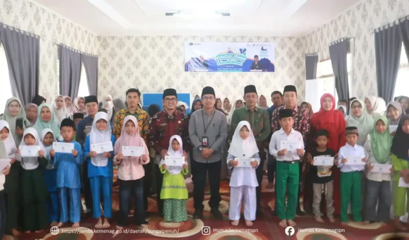 Kemenag Sungai Penuh Kota Sungai Penuh mengikuti kegiatan Lebaran Yatim dan Penyandang Disabilitas.