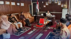 Plt. Kadis Pendidikan Kota Sungai Melakukan Rapat dengan Satuan Pendidikan.