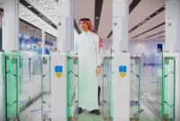 Pemerintah Arab Saudi mulai mengoptimalkan teknologi gerbang elektronik otomatis dan perangkat penerjemah berbasis kecerdasan buatan (AI) untuk mempercepat proses kepulangan jutaan jemaah dari berbagai negara.(Foto: SPA)