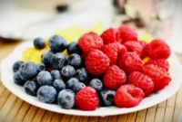 Ilustrasi buah beri. (Foto: unsplash.com/Cecilia Par)