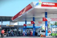 Antrian Pengisian BBM di SPBU Pertamina.