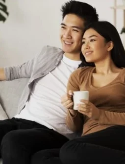 100 Tebak-Tebakan Lucu Romantis yang Bikin Baper dan Senyum-Senyum Sendiri