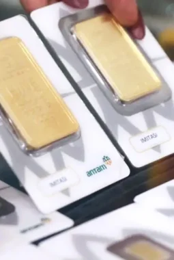 Harga Emas Antam Hari Ini Anjlok Lagi, Rp 2.633.000 per gram