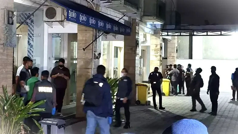 Polisi kembali melanjutkan penggeledahan terkait ketiga kasus dugaan korupsi yang tengah diusut di ruko, kawasan Cipete, Kecamatan Cilandak, Jakarta Selatan, Kamis (9/7/2026). (Beritasatu.com)