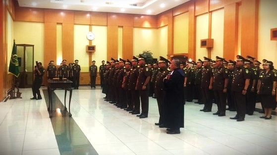 Kejaksaan Agung melakukan mutasi dan rotasi besar-besaran dengan mengganti 90 Kepala Kejaksaan Negeri di wilayah Indonesia. (Foto: CNN Indonesia)