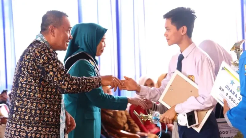 Walikota Sungai Penuh, Alfin, SH mengukuhkan Bunda Literasi Kota Sungai Penuh.