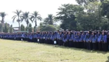 ASN Kota Sungai Penuh Mengikuti Upacara di Lapangan Merdeka.