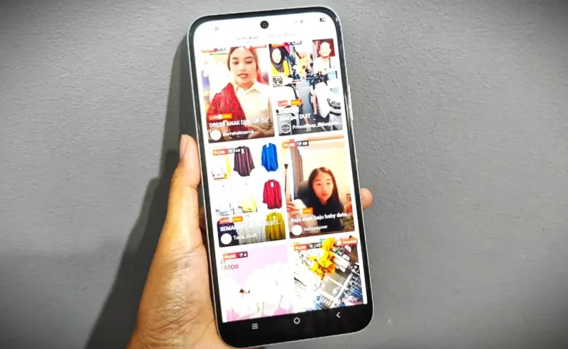 Vivo Y31d Pro dipakai menonton video live di aplikasi marketplace(Kompas.com)