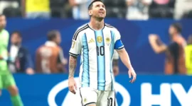 Lionel Messi bereaksi dalam pertandingan babak 16 besar antara Argentina dan Mesir pada Piala Dunia 2026 di Stadion Atlanta, Atlanta, Amerika Serikat, 7 Juli 2026.(XinHua/Huang Zongzhi)