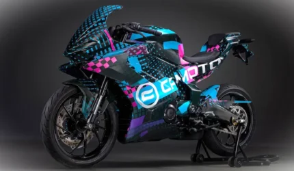 CFMoto 250SR-R, motor sport 250cc 2 silinder