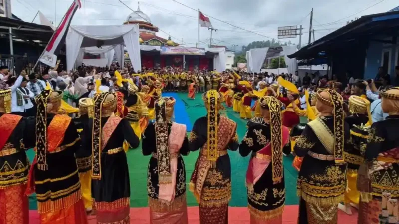 Kenduri Sko Enam Luhah Sungai Penuh. (Foto: Prokopim Kota Sungai Penuh)