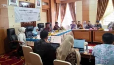 Sekda Kota Sungai Penuh, Alpian, S.E., M.M., membuka Kegiatan Konsultasi Publik I Penyusunan KLHS RDTR.