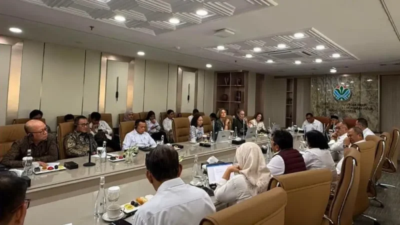 Wali Kota Sungai Penuh, Alfin, S.H., didampingi Gubernur Jambi, Dr. H. Al Haris, S.Sos., M.H., melakukan audiensi dengan Kementerian Lingkungan Hidup, di Jakarta.