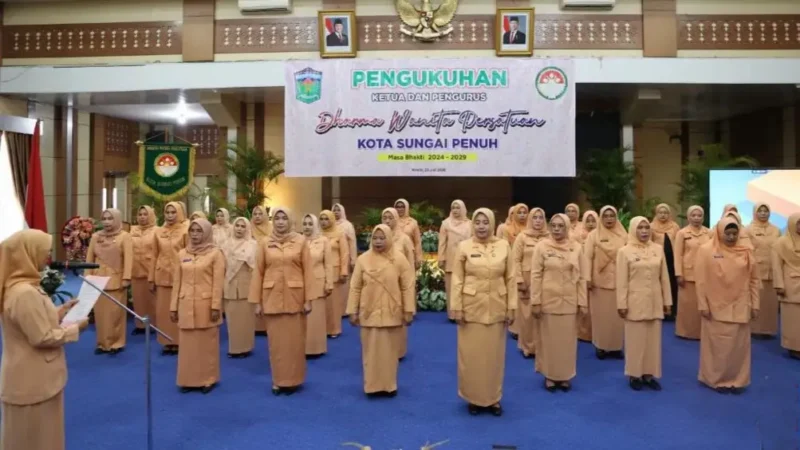 Pengukuhan Pengurus DWP Masa Bakti 2024–2029. (Foto: Prokopim Kota Sungai Penuh)