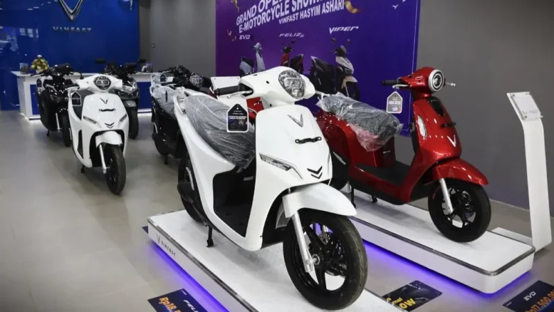 VinFast membuka 20 dealer motor listrik di berbagai kota Indonesia pada Juli 2026 untuk memperluas jaringan distribusi. Vinfast