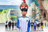 MHD Gibran Badagai Raih Juara 2 Panjat Tebing O2SN Jambi.