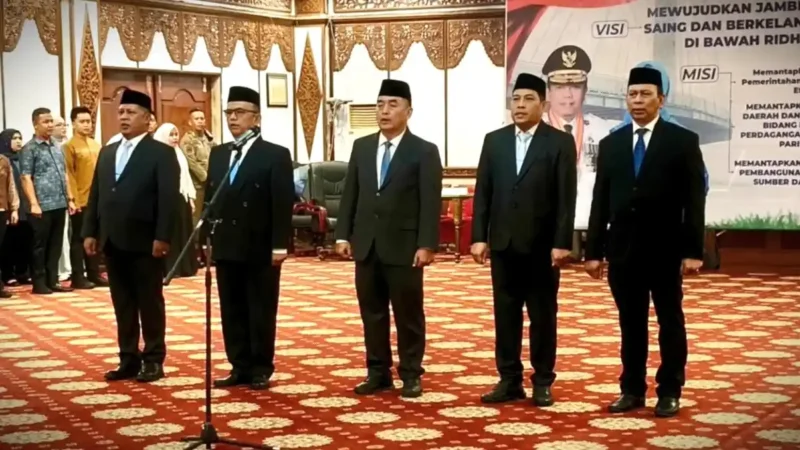 Gubernur Al Haris Lantik 5 Pejabat Baru Jambi. (Pariwarajambi)