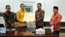 Rektor IAIN Kerinci, Dr. H. Jafar Ahmad, S.Ag., M.Si., saat melakukan kerja sama dengan Balai Bahasa Provinsi Jambi.