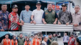 Bupati Kerinci Monadi Serahkan Bantuan Korban Puting Beliung di Tutung Bungkuk.