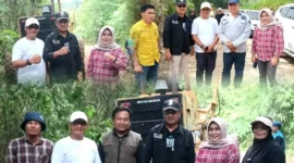 Wakil Bupati Kerinci Murison saat Meninjau Pemeliharaan Jalan Selampaung–Masgo.