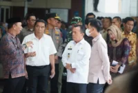 Gubernur Jambi Al Haris Saat Mendampingi Wapres Gibran Rakabuming Raka ke RSUD Raden Mattaher.