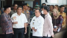 Gubernur Jambi Al Haris Saat Mendampingi Wapres Gibran Rakabuming Raka ke RSUD Raden Mattaher.