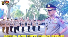 SERTIJAB POLDA JAMBI - Kapolda Jambi Irjen Pol Krisno Halomoan Siregar memimpin upacara sertijab di Mapolda Jambi, Jumat (17/7/2026). 