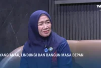 Ketua Tim Penggerak PKK sekaligus Bunda PAUD Provinsi Jambi, Hj. Hesnidar Haris, S.E., saat menjadi narasumber dalam dialog interaktif Kabar Jambi di TVRI Stasiun Jambi.