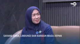 Ketua Tim Penggerak PKK sekaligus Bunda PAUD Provinsi Jambi, Hj. Hesnidar Haris, S.E., saat menjadi narasumber dalam dialog interaktif Kabar Jambi di TVRI Stasiun Jambi.