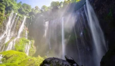 Air Terjun Terindah di Indonesia. (Foto: cimbniaga.co.id)