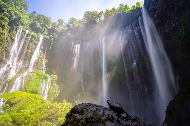 Air Terjun Terindah di Indonesia. (Foto: cimbniaga.co.id)