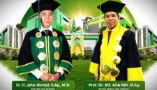 Rektor IAIN Kerinci, Dr. H. Jafar Ahmad, M.Si., dan Ketua Senat IAIN Kerinci, Prof. Dr. KH. Asa'ari, M.Ag.
