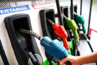 Pengisian BBM di SPBU Pertamina.