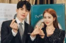 Dua bintang drama Touch Your Heart, Lee Dong Wook (kiri) dan Yoo In Na. (Soompi)