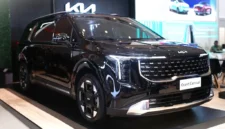 Harga Kia Carnival Premiere 11 Seater 2026. (Moladin)