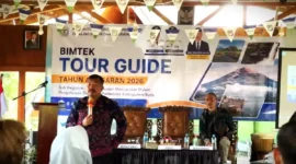 Bupati Kerinci Monadi saat Menyampaikan Sambutan Pada Pembukaan Bimtek Tour Gide.