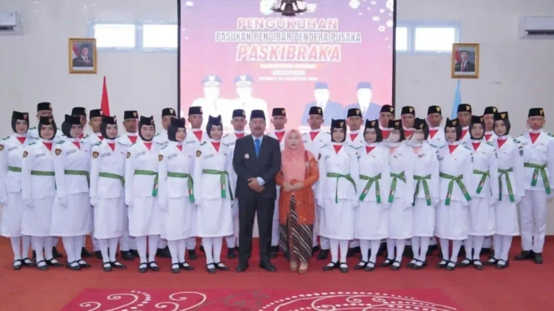 30 Anggota Paskibraka Kerinci 2026 foto Bersama Bupati Kerinci Monadi.