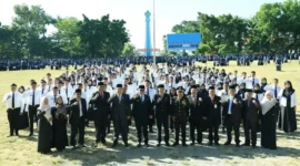 Foto bersama usai penyerahan SK CPNS Kota Sungai Penuh. (Ist)