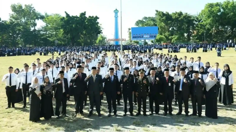 Foto bersama usai penyerahan SK CPNS Kota Sungai Penuh. (Ist)