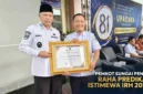Wakil Walikota Sungai Penuh, Azhar Hamzah, bersama Kabag Hukum Setda Alon Irawan usai Menerima Penghargaan Predikat Istimewa IRH Tahun 2026.
