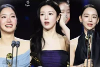 Kim Go Eun, Go Youn Jung, dan Shin Hye Sun. (Instagram @bluedragonawards)