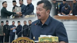 Kolase – Bupati Kericni Monadi Menyampaikan Pendapat Akhir KUA-PPAS Perubahan 2026.