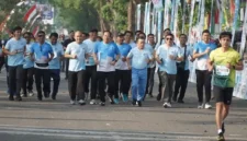 Gubernur Jambi Dr. H. Al Haris, S.Sos., M.H., bersama Kapolda Jambi, Ketua DPRD Provinsi Jambi dan para Bupati dan Wali Kota se-Provinsi Jambi saat mengikuti Presisi Merdeka Run 2026.