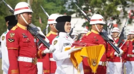 Raisha Nienda Pembawa Baki HUT ke-81 RI di Jambi.