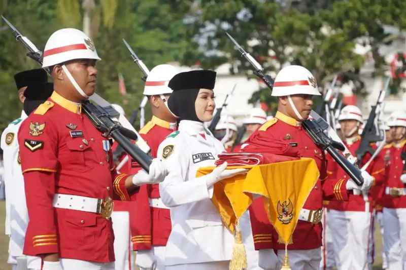 Raisha Nienda Pembawa Baki HUT ke-81 RI di Jambi.